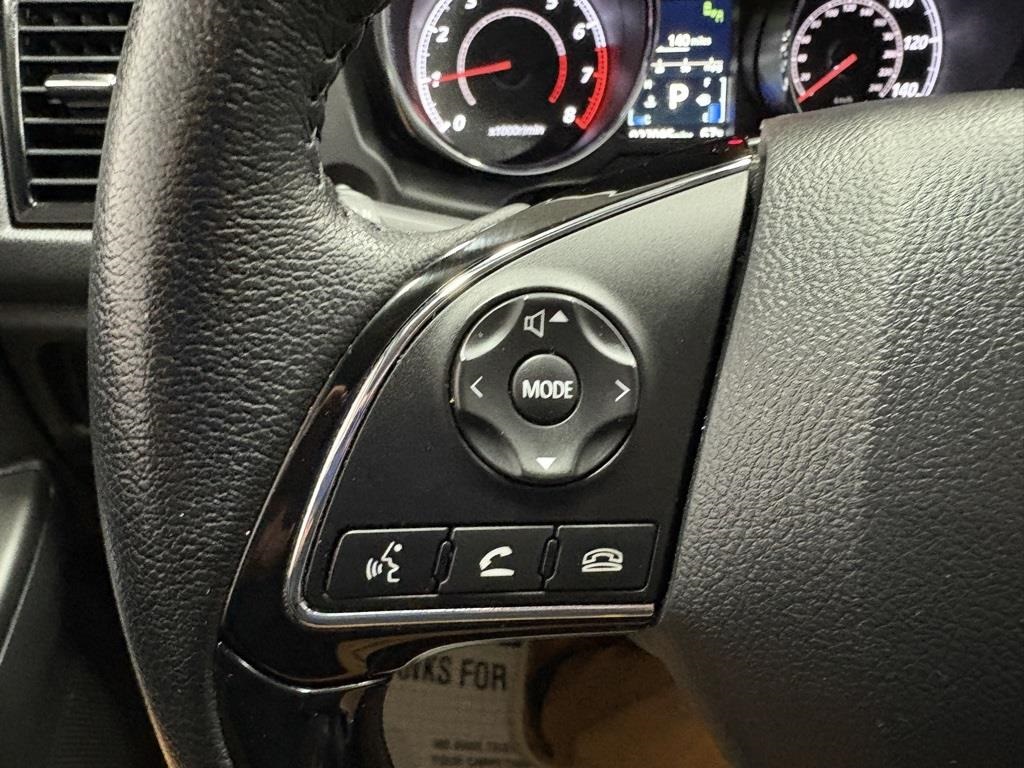 Vehicle image 29 of 42