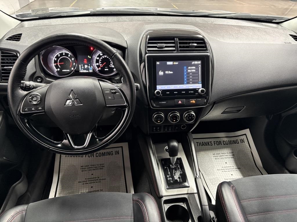 Vehicle image 17 of 42