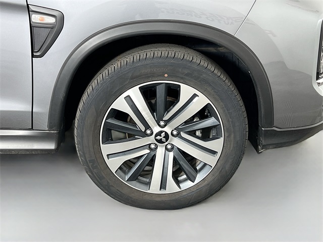 Vehicle image 34 of 37