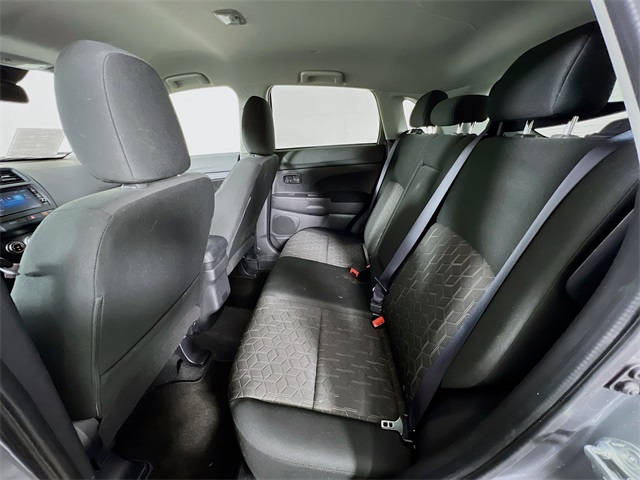Vehicle image 21 of 37