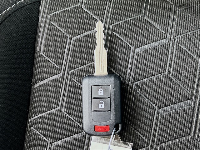 Vehicle image 27 of 37