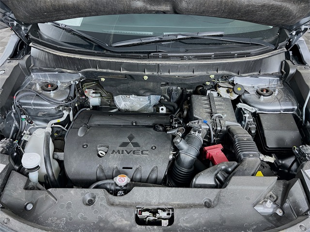 Vehicle image 25 of 37