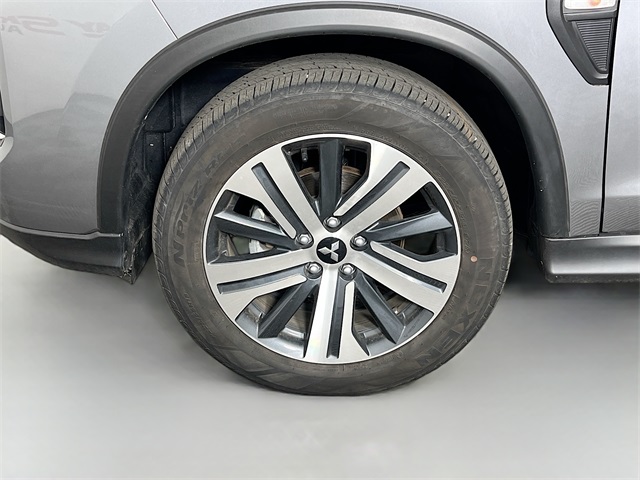 Vehicle image 24 of 37