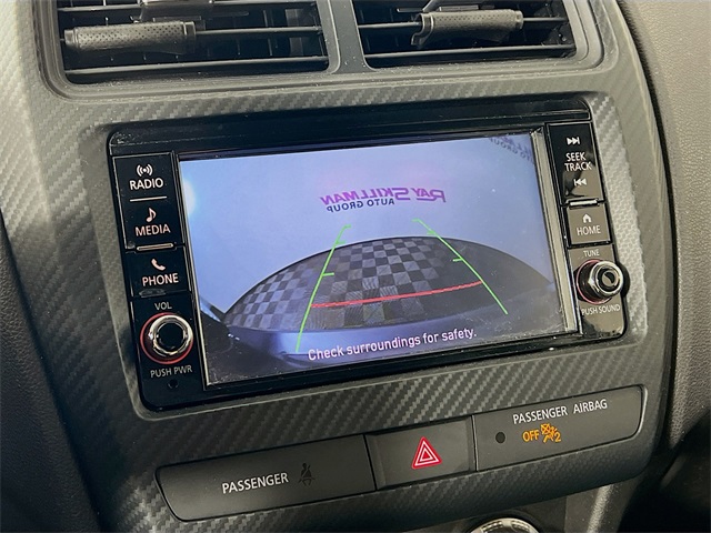 Vehicle image 17 of 37