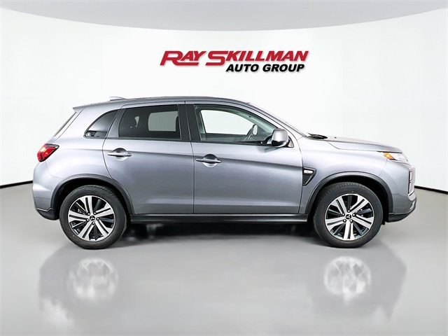 Vehicle image 4 of 37