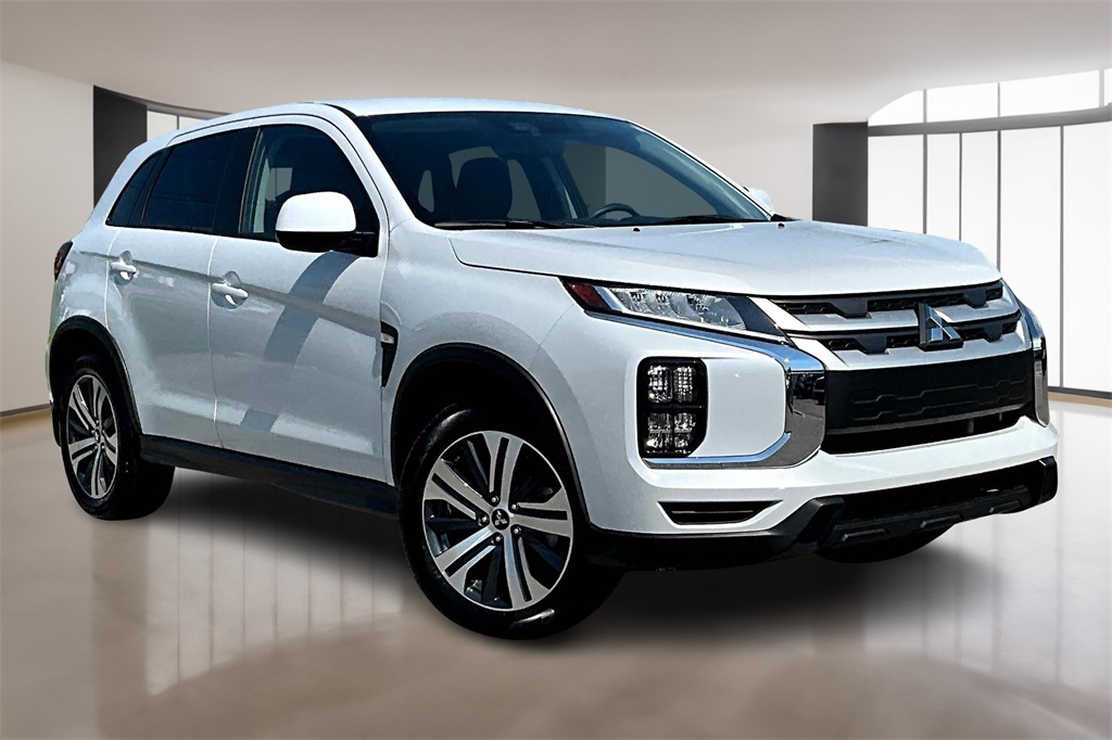 Vehicle image 3 of 33