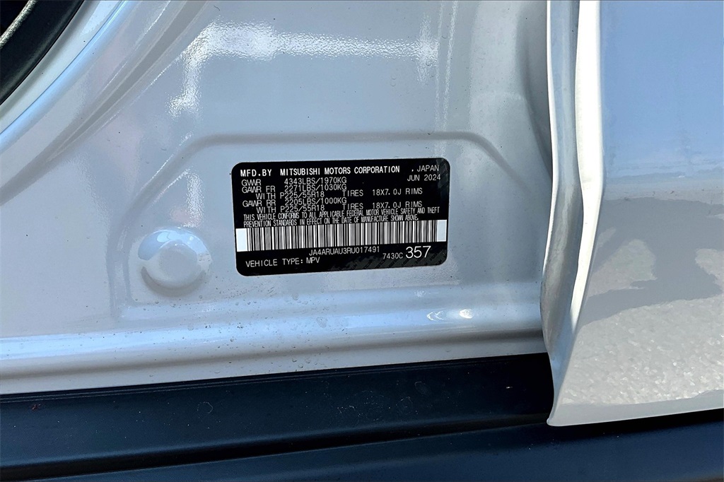 Vehicle image 26 of 33