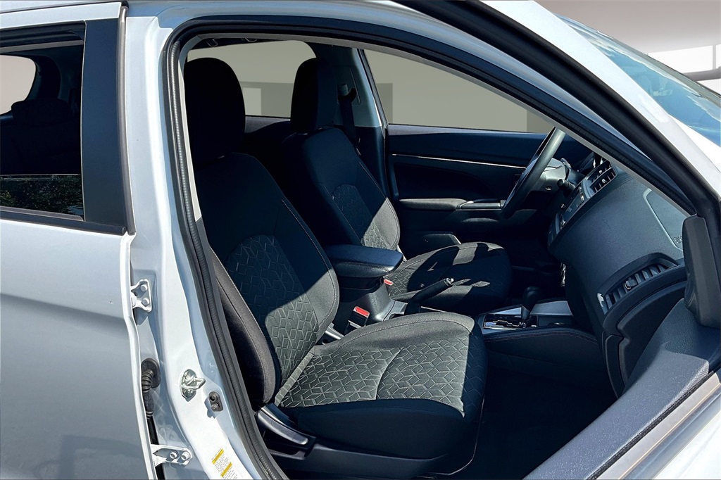Vehicle image 12 of 33