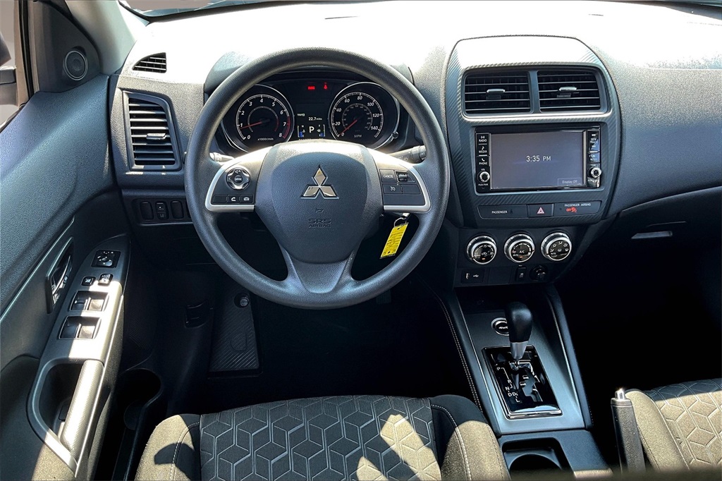 Vehicle image 18 of 33