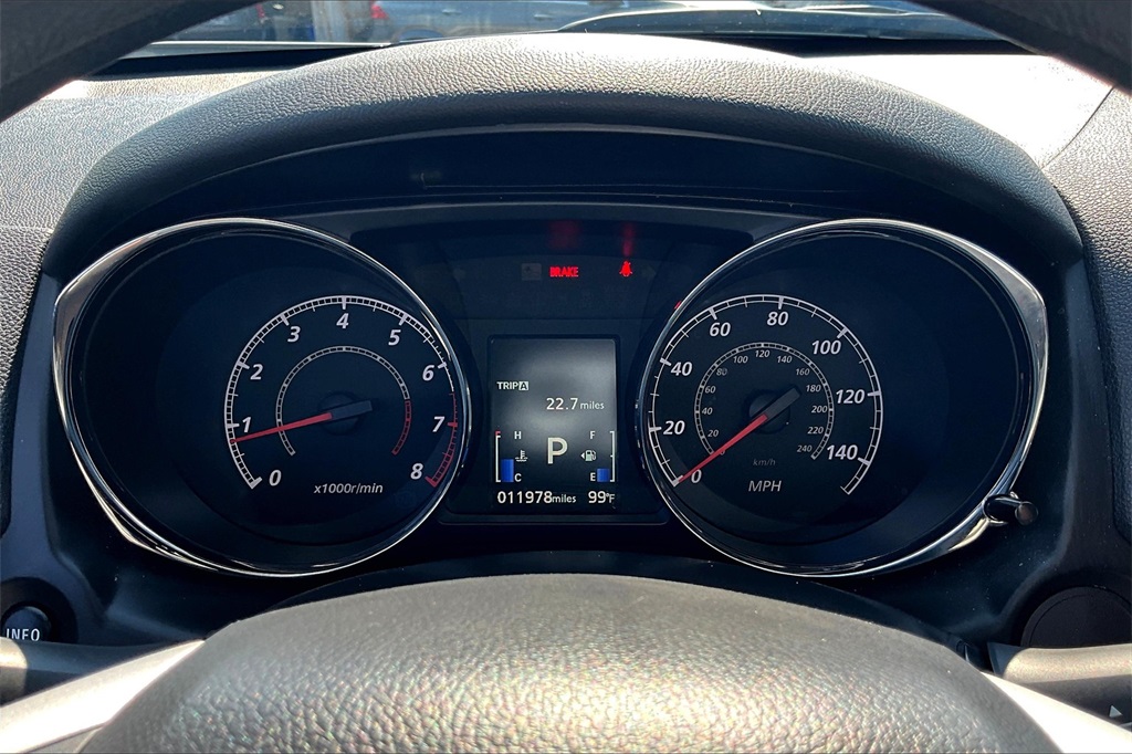 Vehicle image 22 of 33