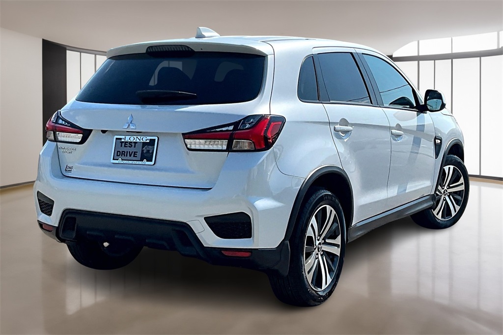 Vehicle image 4 of 33