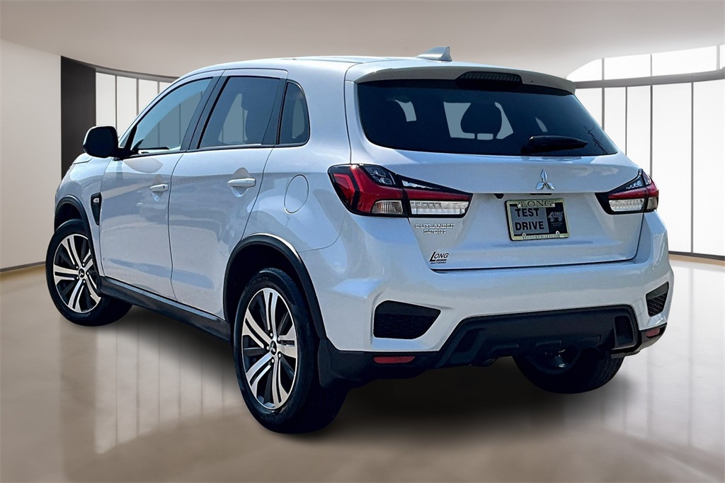 Vehicle image 6 of 33