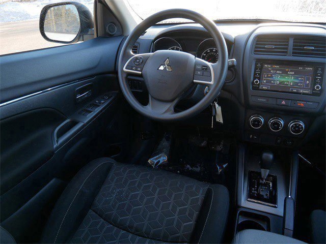 2024 Mitsubishi Outlander Sport ES Image 14 of 27