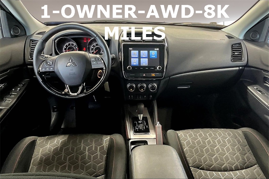 Vehicle image 14 of 32