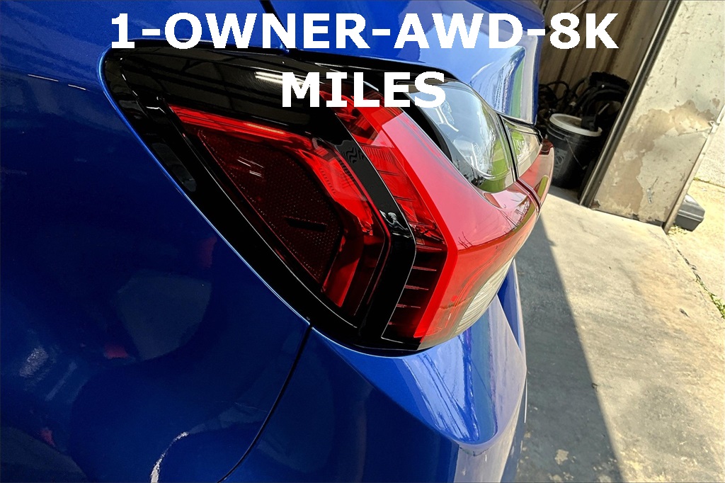 Vehicle image 28 of 32