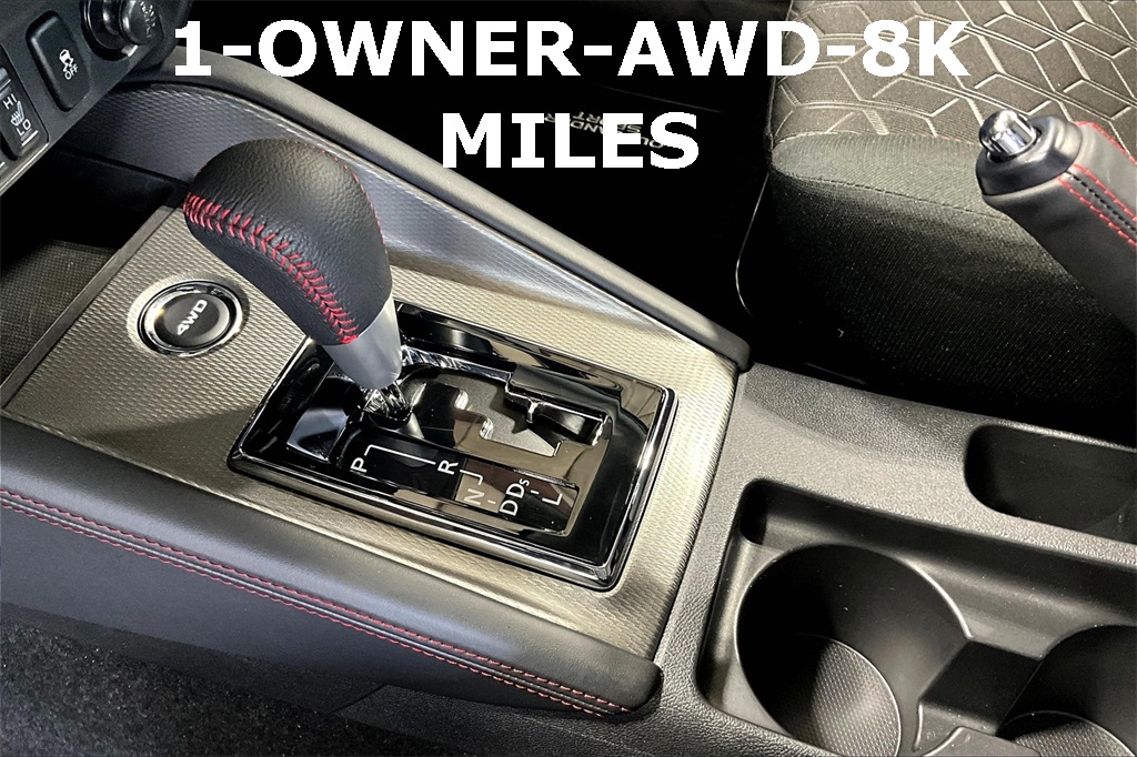 Vehicle image 21 of 32
