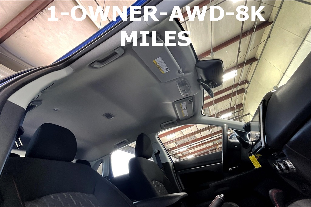 Vehicle image 24 of 32