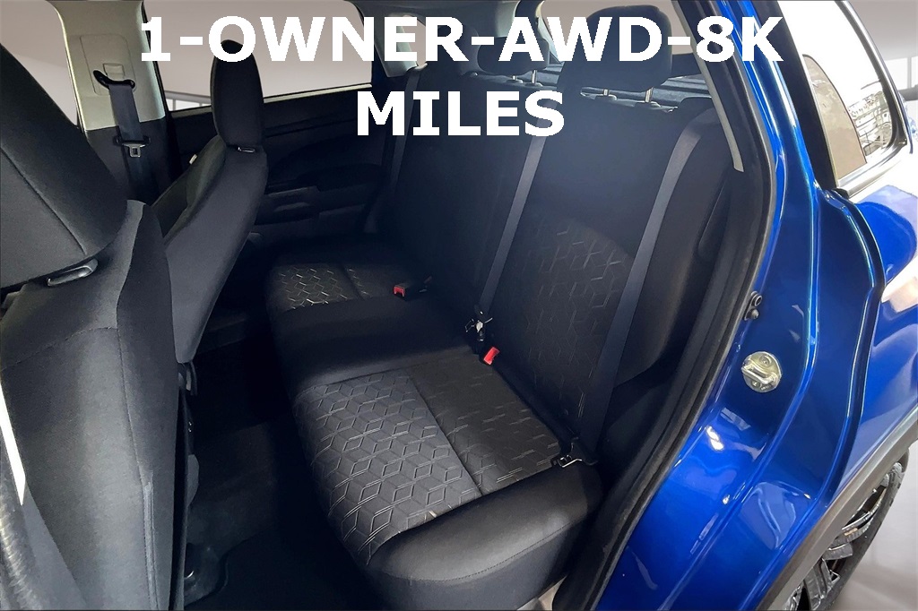 Vehicle image 13 of 32