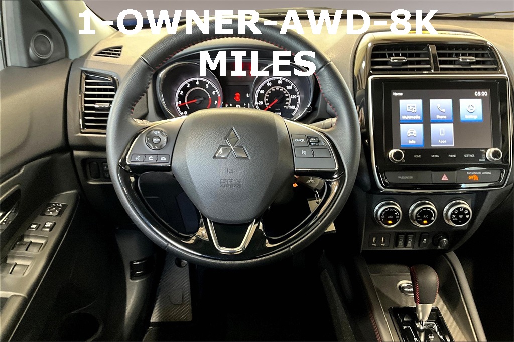 Vehicle image 17 of 32