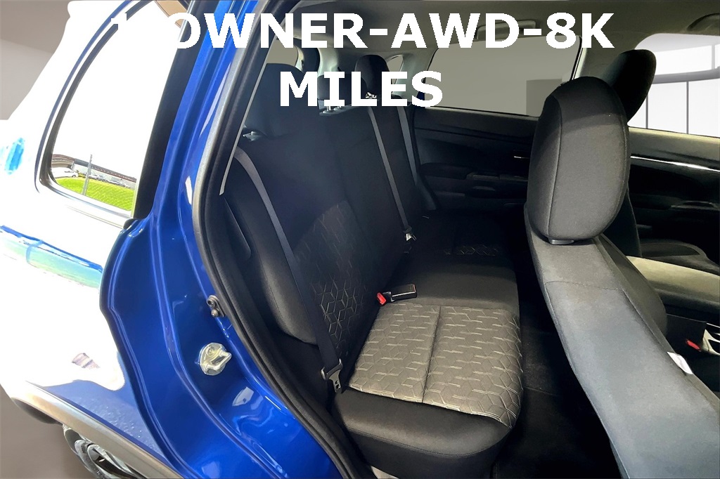 Vehicle image 11 of 32