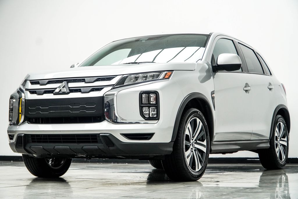 2024 Mitsubishi Outlander Sport ES Image 1 of 39