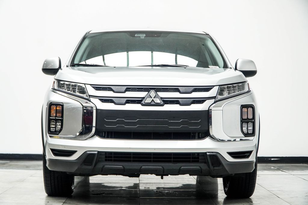 2024 Mitsubishi Outlander Sport ES Image 3 of 39
