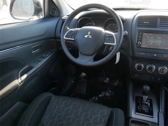 2024 Mitsubishi Outlander Sport ES Image 14 of 27