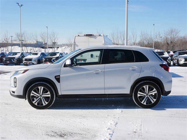 2024 Mitsubishi Outlander Sport ES Image 8 of 27