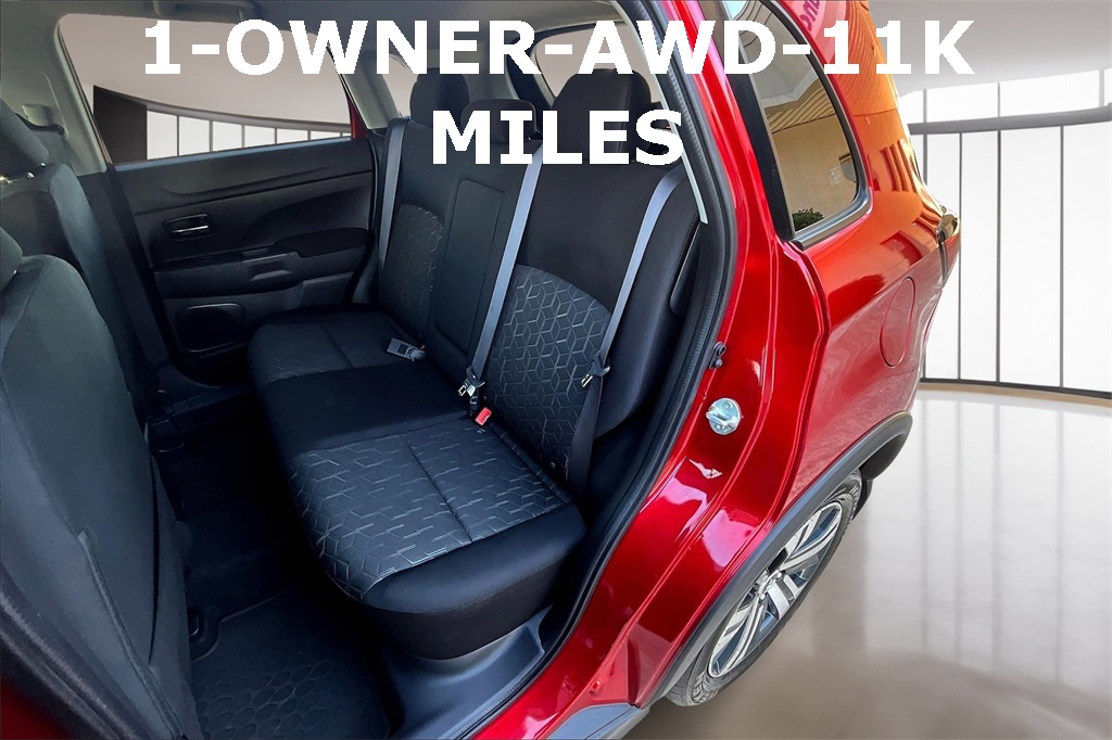 Vehicle image 12 of 34