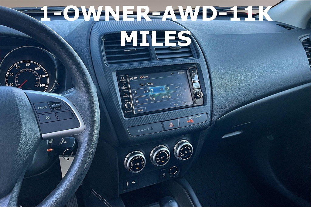 Vehicle image 21 of 34