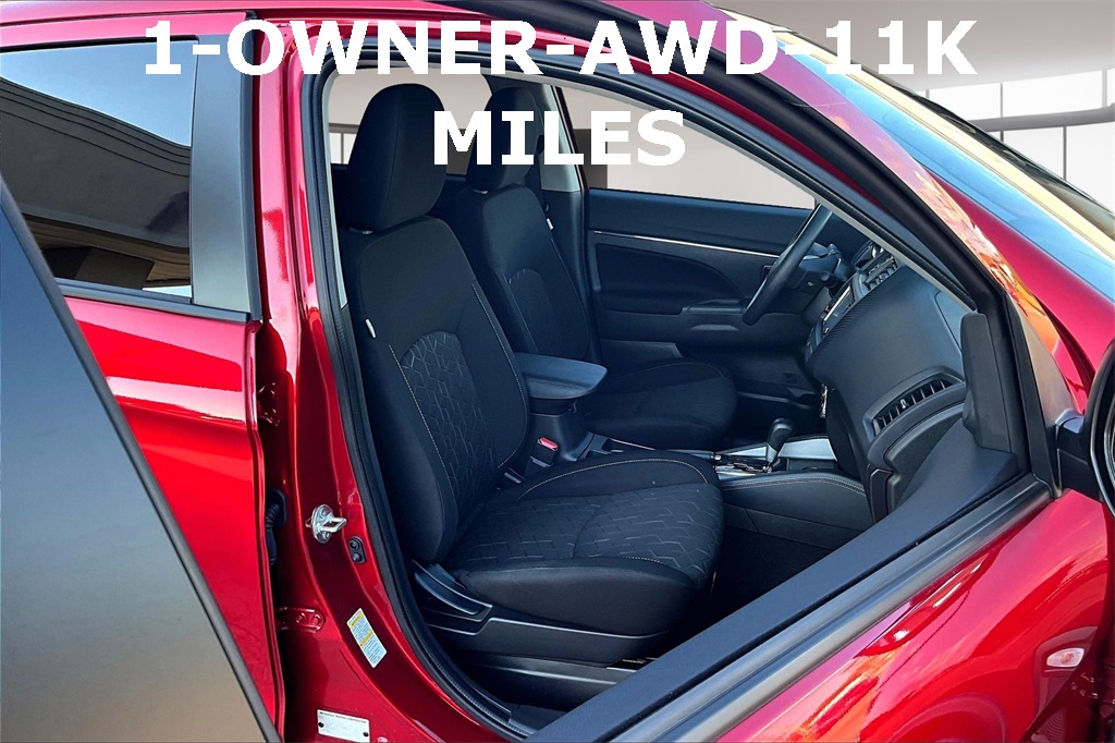 Vehicle image 11 of 34