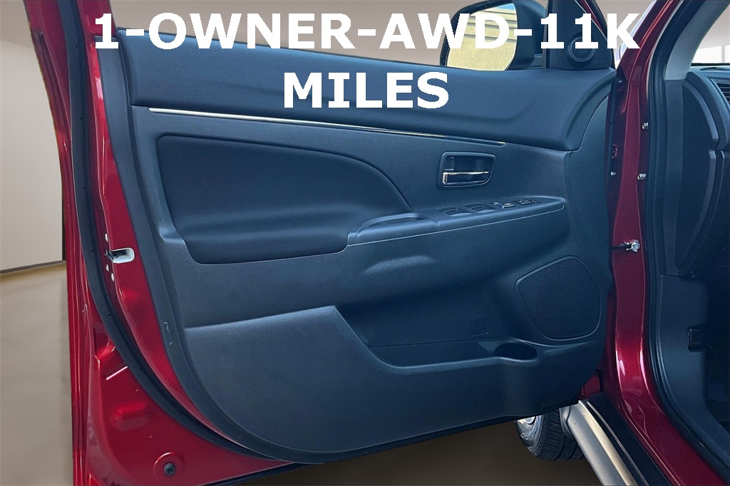 Vehicle image 28 of 34