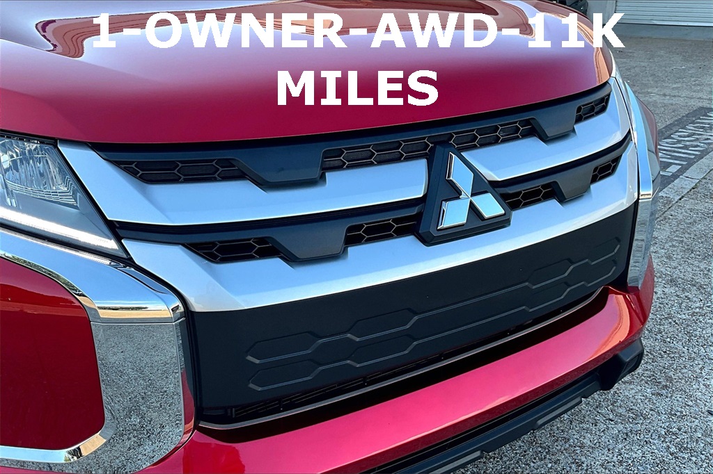 Vehicle image 32 of 34