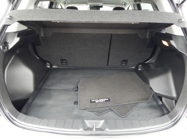 Vehicle image 18 of 31