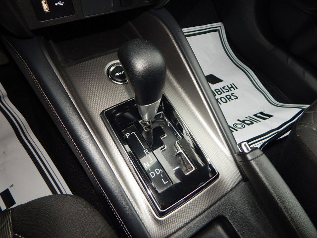 Vehicle image 23 of 31