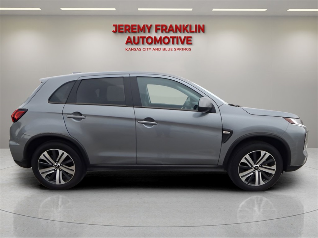 Vehicle image 4 of 31