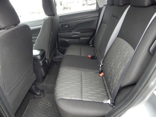 Vehicle image 14 of 31