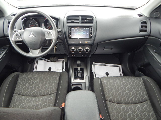 Vehicle image 13 of 31