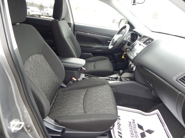 Vehicle image 21 of 31