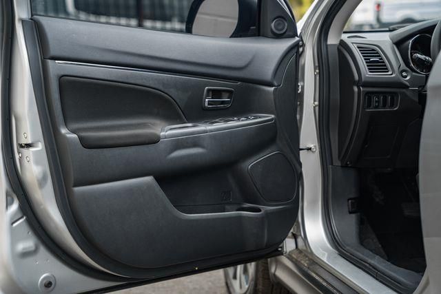 2024 Mitsubishi Outlander Sport ES Image 31 of 36