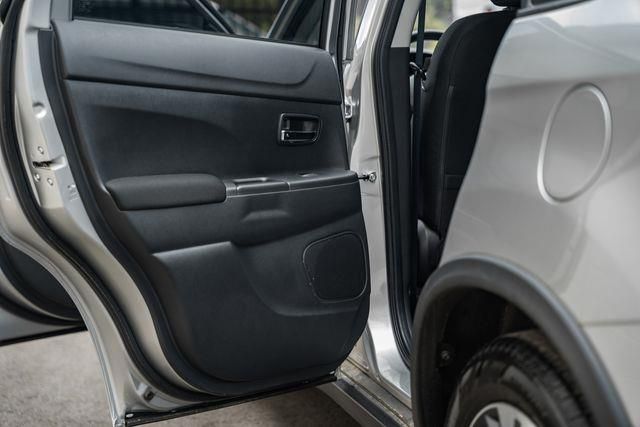 2024 Mitsubishi Outlander Sport ES Image 28 of 36