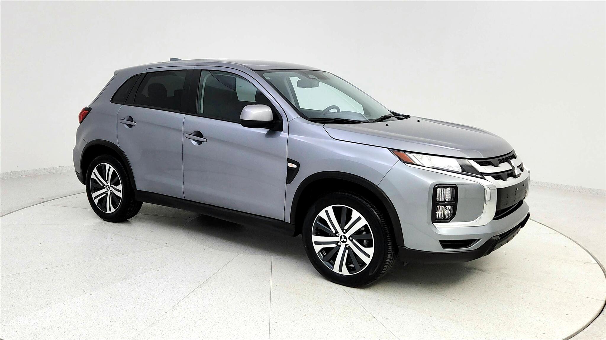 Vehicle image 8 of 44