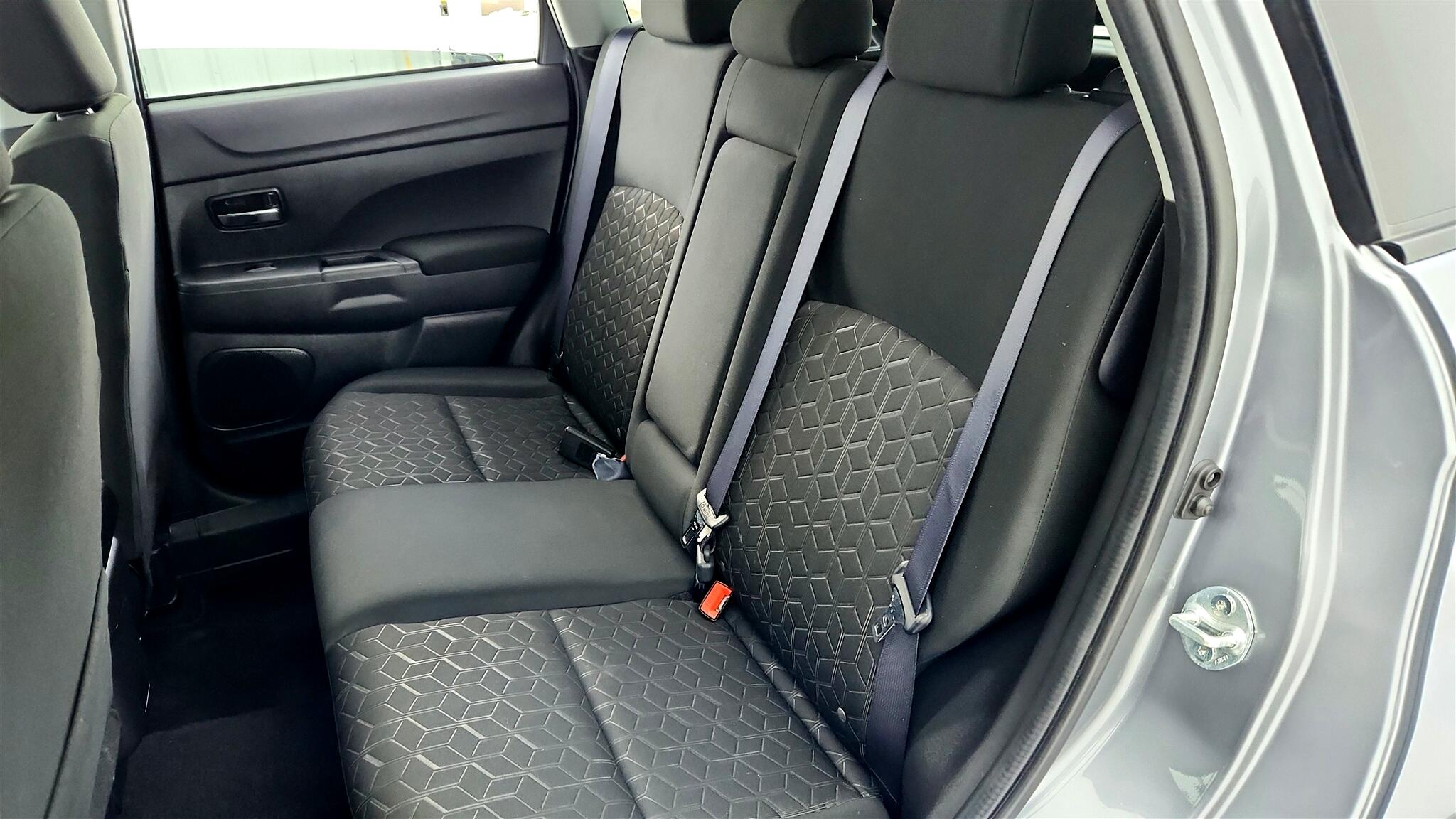Vehicle image 26 of 44