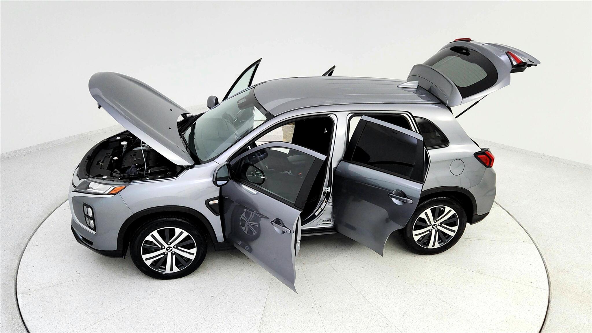 Vehicle image 3 of 44