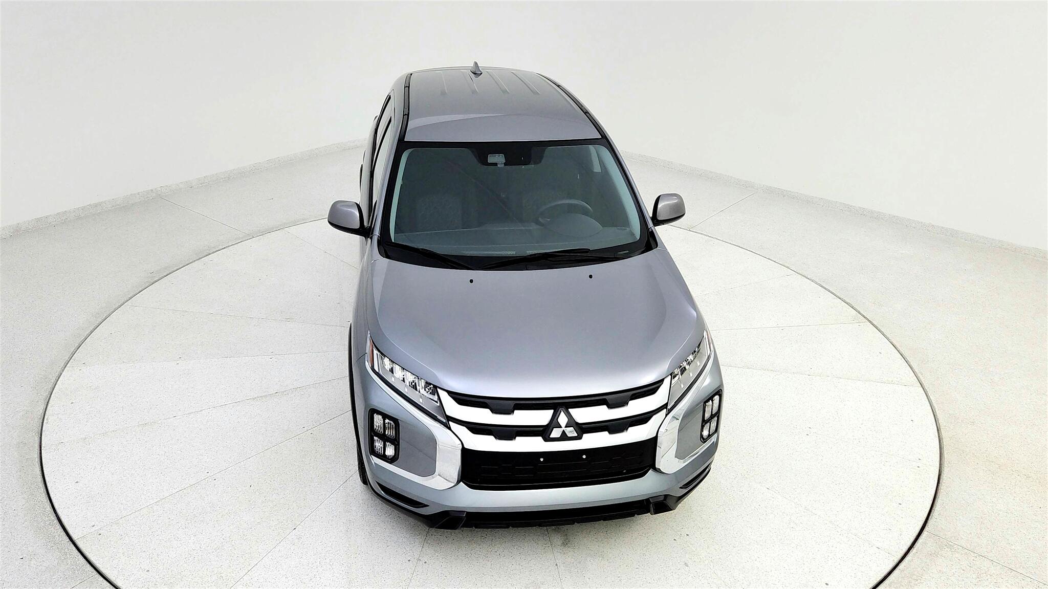 Vehicle image 5 of 44
