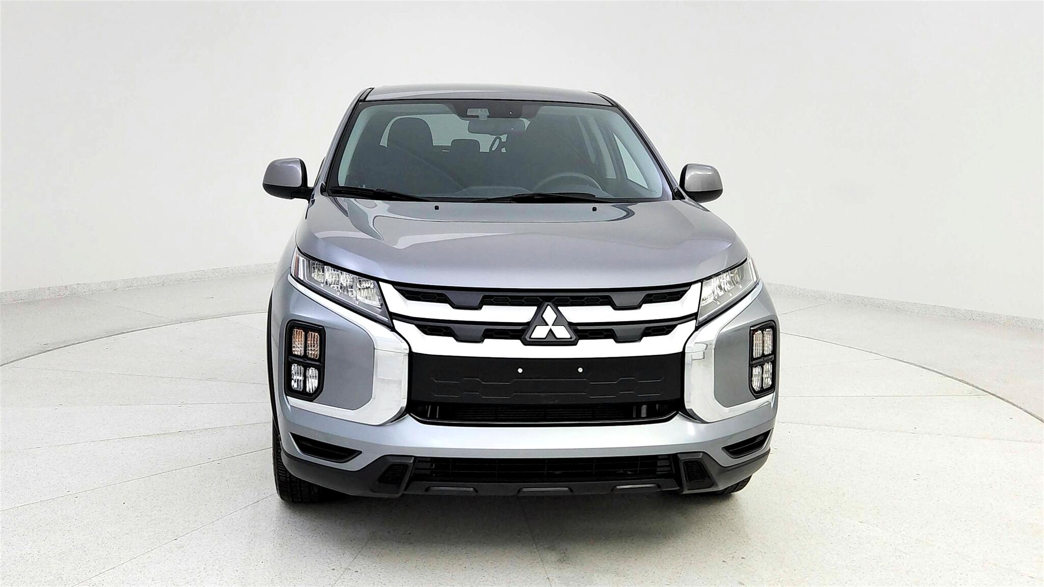 Vehicle image 4 of 44