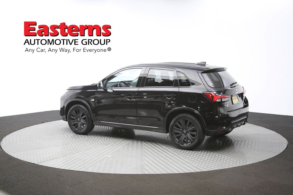 Vehicle image 33 of 61