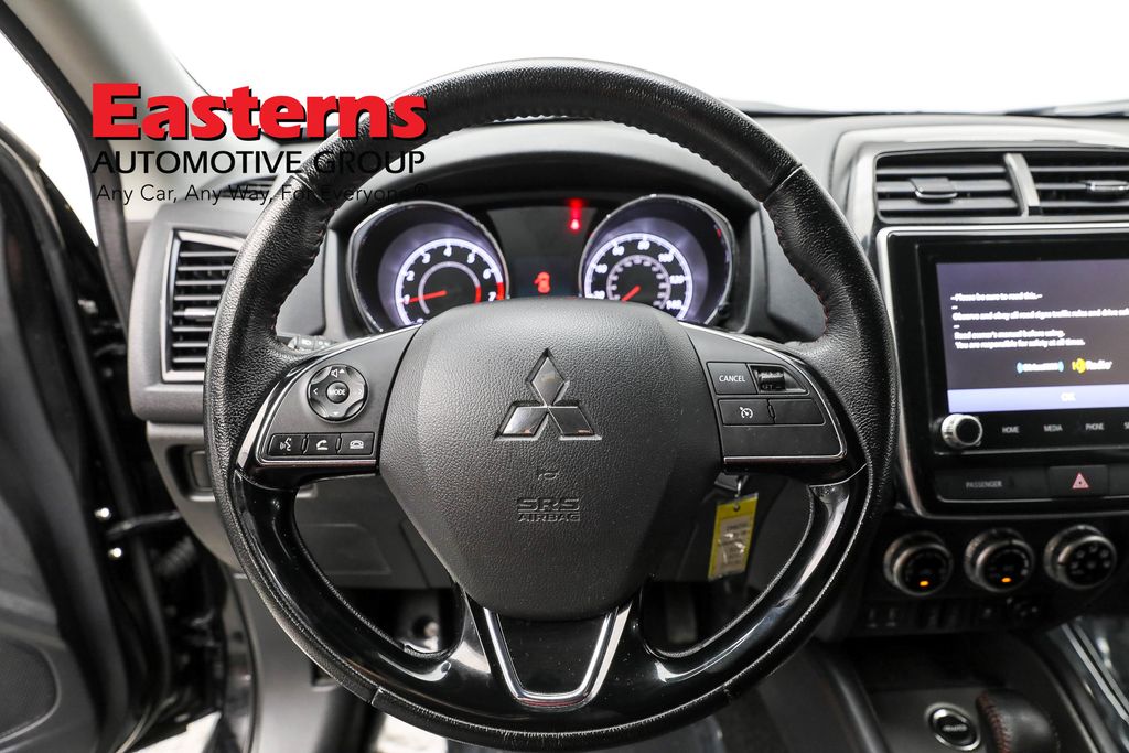 Vehicle image 40 of 61