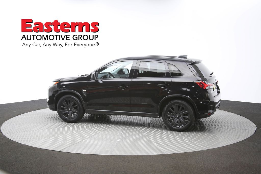 Vehicle image 32 of 61