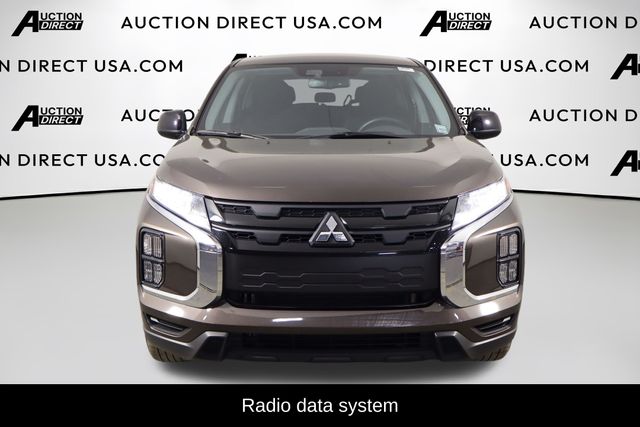 2024 Mitsubishi Outlander Sport LE Image 2 of 36